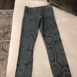 Varley snakeskin leggings size xs